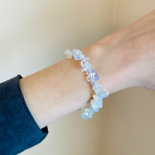 Load image into Gallery viewer, Opalite Chip Bracelet
